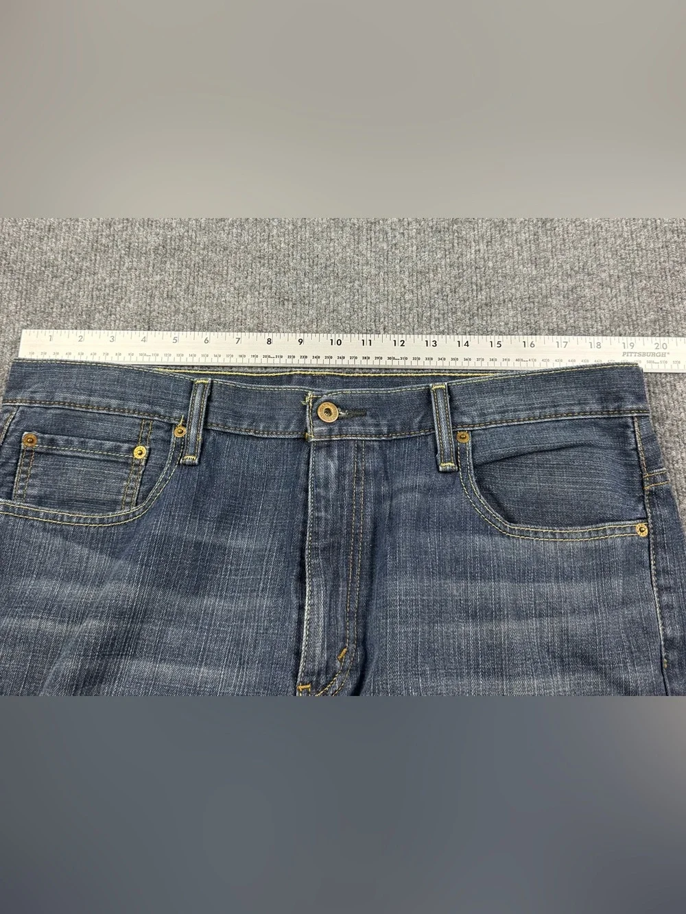 Men’s Levi’s 569 Blue Jeans, Size 36x34